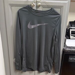 Nike Charcoal Long Sleeve Top (Boys XL)